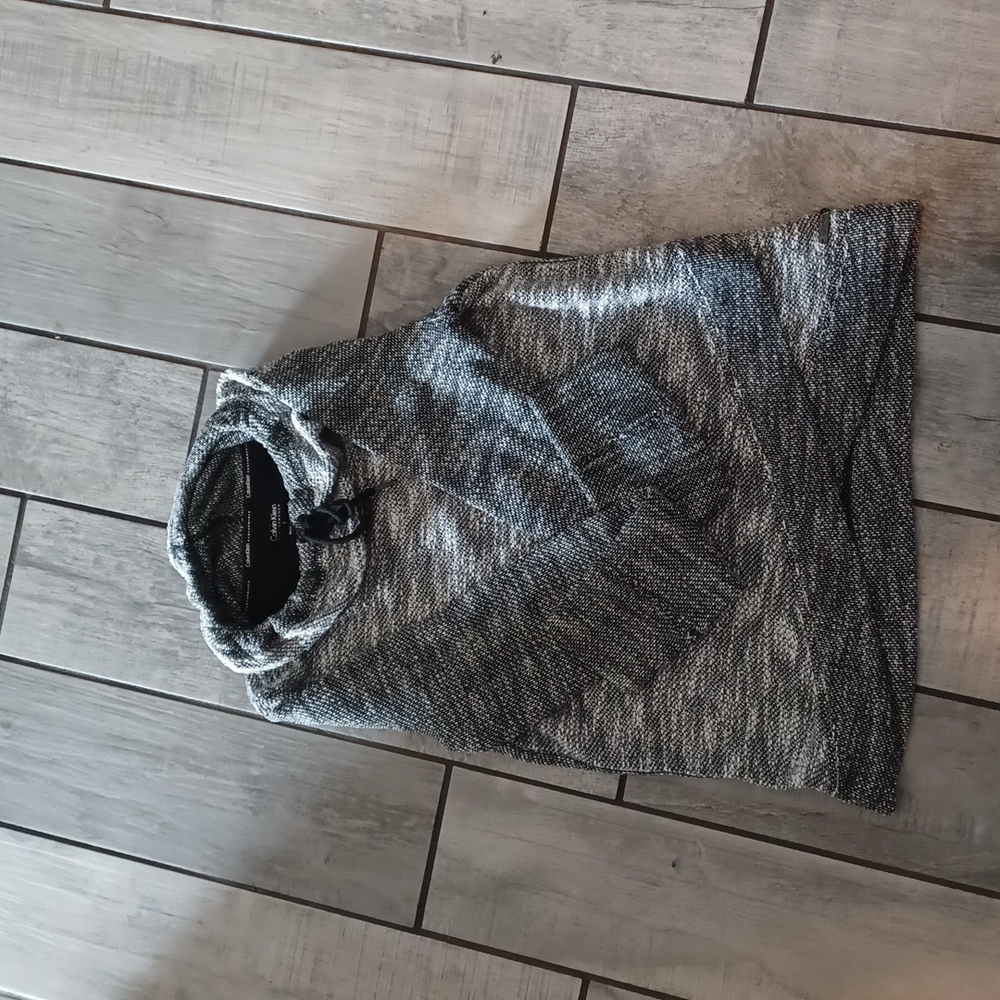 Pullover sweater